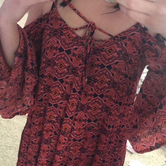 NWOT Cold shoulder boho dress - Picture 4 of 8